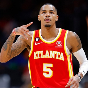 而他在队中 而他在队中