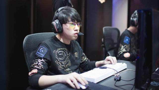 自由式滑雪 自由式滑雪